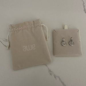 AWE inspired Cleopatra silver earrings, like new!